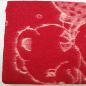 Одеяло шерстяное красное 85%шерсть, 15%ПЕ